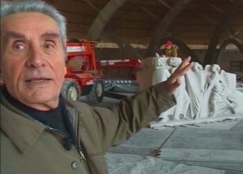 Addio a Giuliano Vangi: il gigante dell’arte che ha realizzato l’ambone della nuova Chiesa di San Pio da Pietrelcina