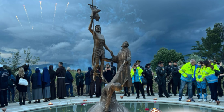 Inaugurata la Via Crucis Monumentale di Piana Romana: un omaggio a Padre Pio