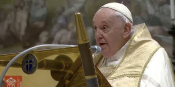 Papa Francesco: insegnate ai vostri figli la data del Battesimo. E’ come un compleanno