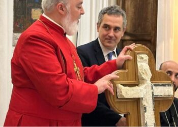 UNA CROCE DI PIETRA PER LA MEMORIA