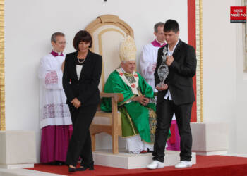 I frati cappuccini pregano per Papa Benedetto