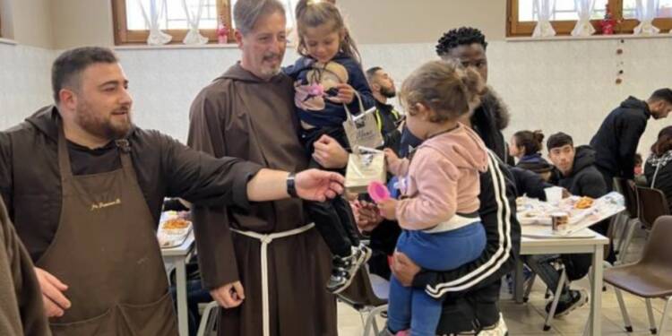 La Mensa San Pio da Pietrelcina dopo due anni torna ad accogliere in presenza i poveri