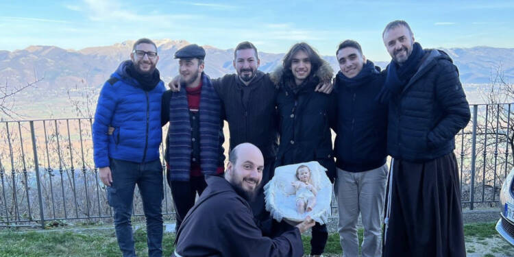 Padre Pio a Greccio nel primo presepe di San Francesco d’Assisi