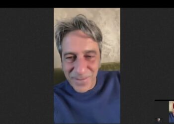 “Cafoni”: quando il Teatro Civile fa riflettere con leggerezza