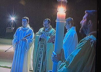 Veglia pasquale con lo sguardo rivolto ai migranti e alle vittime della guerra