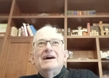 Don Tonino Bello, una graphic novel per raccontare la vita del “Vescovo dei poveri”