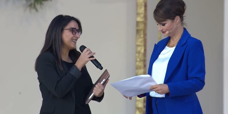 Mariella Matera, in arte Alumera e il suo incontro con Papa Francesco