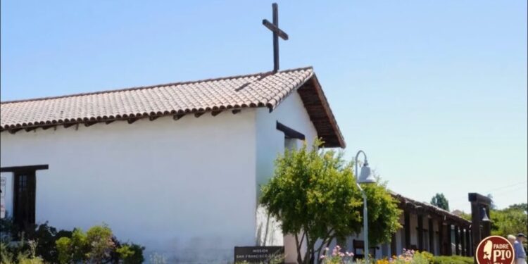 Missioni, fede e impegno: don Giuseppe Pizzoli apre la nuova stagione di “Viandanti”