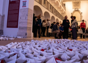 “NAUFRAGI – APPRODI”: L’ARTE, L’INCLUSIONE E L’IMPEGNO DI SANT’EGIDIO PER I DIRITTI UMANI