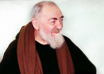 Padre Pio: “Ora cammina dritto e non peccare più”