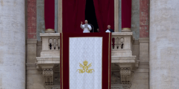 L’appello di Papa Leone XIV ai potenti della terra: “mai più la guerra”