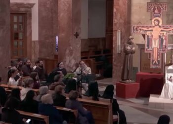Nel Rosario del mese mariano seguendo san Francesco