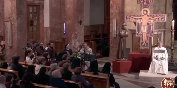 Nel Rosario del mese mariano seguendo san Francesco